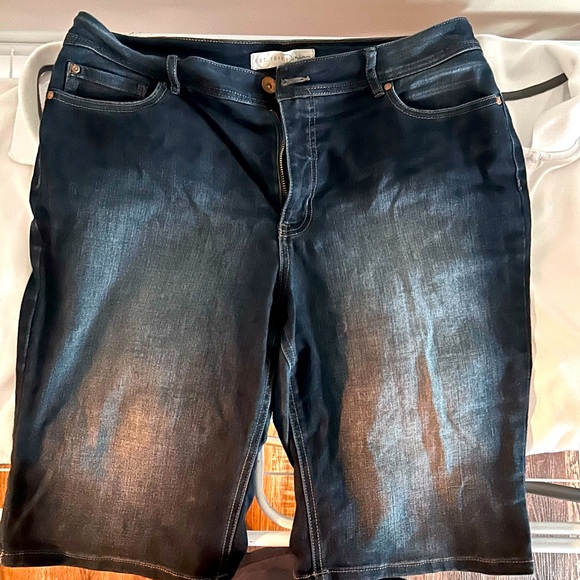 Women’s Jean Shorts - Picture 1 of 3